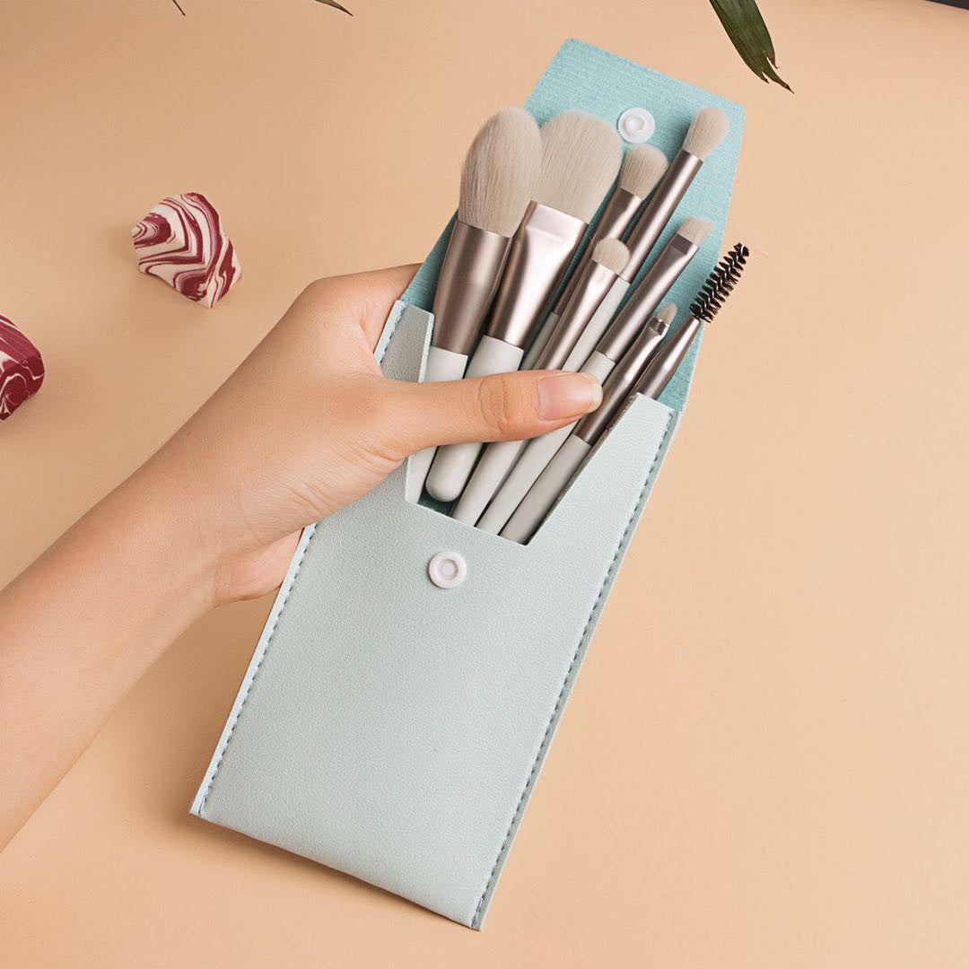 Portable Set Of 8 Mini Beauty Makeup Brushes Portable Set Of 8 Mini Beauty Makeup Brushes